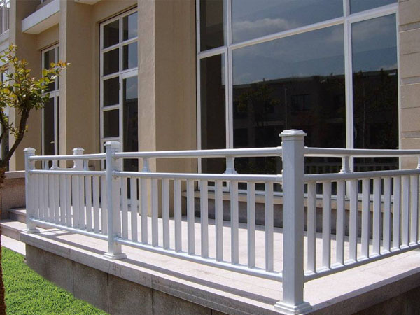 阳台栏杆高度要求是多少？