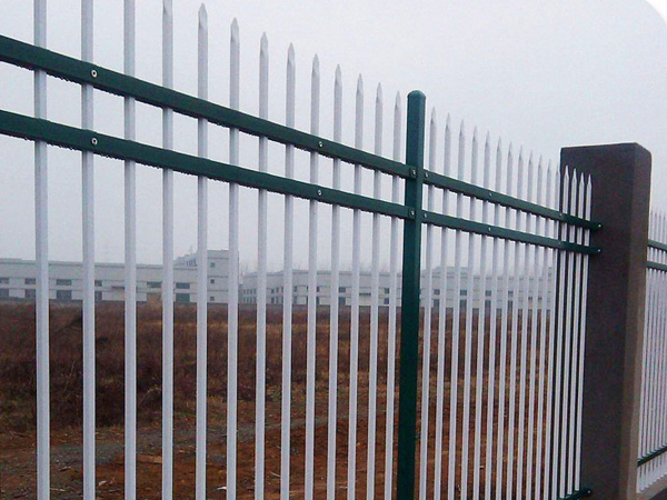 锌钢围栏与铁艺围栏哪个好？