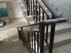 楼梯扶手高度一般多少？